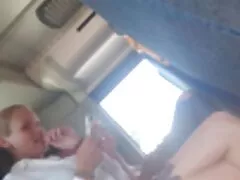 彼女はロングとショートのドレスを拾って、穴を示した エッチ 動画 女子