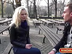ジェナはバックで立ち往生していた 女子 大学生 av